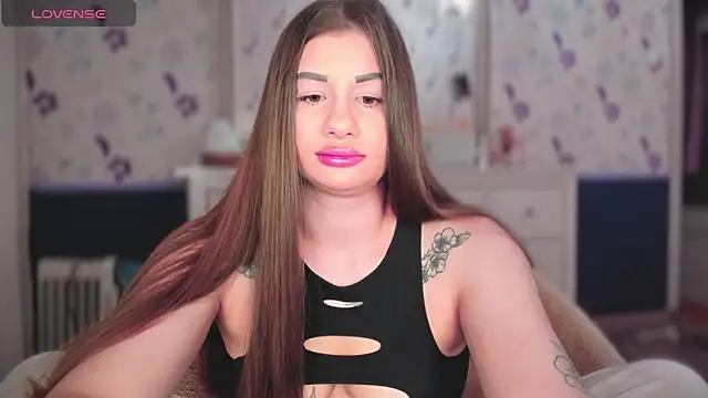 JuicyHelenX online show from October 3, 4:37 pm