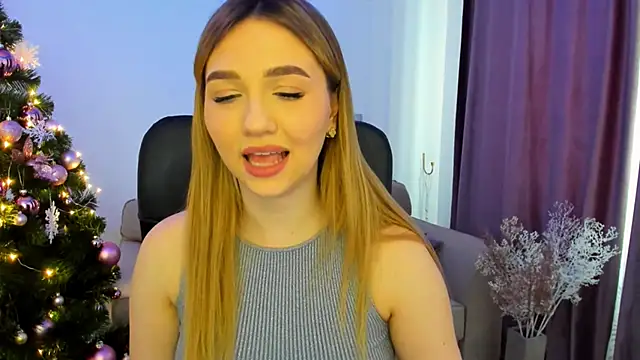 Snapshot of GracefulLook chatting on December 27, 9:50 am GracefulLook online show from December 27, 9:50 am