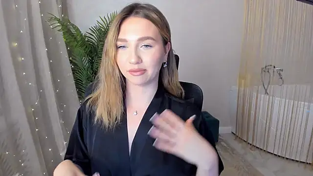 Snapshot of GracefulLook chatting on January 21, 2:48 pm GracefulLook online show from January 21, 2:48 pm