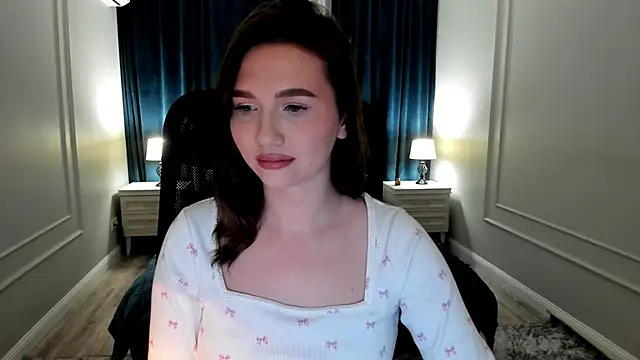 Snapshot of GracefulLook chatting on February 4, 4:08 pm GracefulLook online show from February 4, 4:08 pm