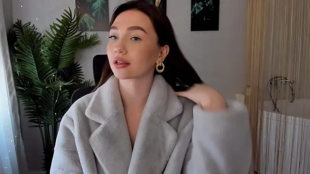 GracefulLook online show from February 10, 1:22 pm