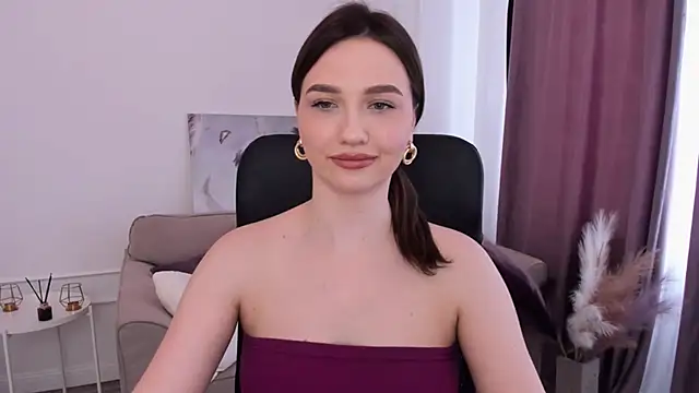 Snapshot of GracefulLook chatting on March 5, 7:16 am GracefulLook online show from March 5, 7:16 am