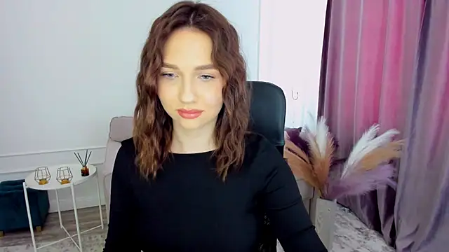 Snapshot of GracefulLook chatting on March 11, 11:12 am GracefulLook online show from March 11, 11:12 am