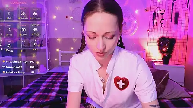 Snapshot of ServantBrook chatting on January 4, 11:11 am ServantBrook online show from January 4, 11:11 am