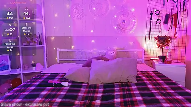 Snapshot of ServantBrook chatting on February 1, 4:46 am ServantBrook online show from February 1, 4:46 am