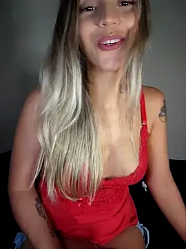Snapshot of HannaFallow chatting on April 23, 3:19 am HannaFallow online show from April 23, 3:19 am