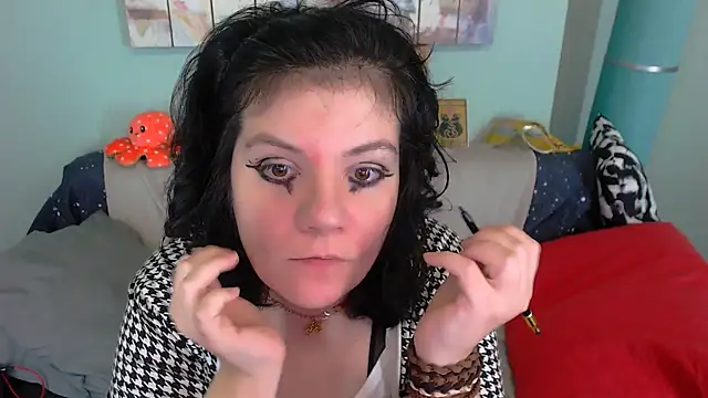 EverlyRays online show from November 1, 4:36 am