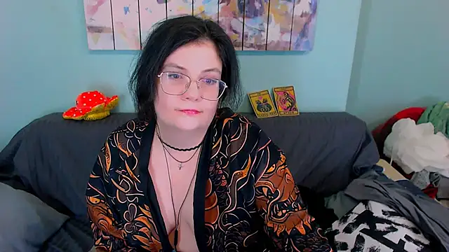 EverlyRays online show from March 30, 6:09 pm