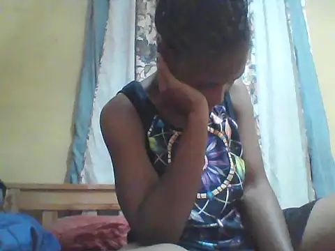 Snapshot of Smillie_prety chatting on July 6, 3:25 pm Smillie prety online show from July 6, 3:25 pm