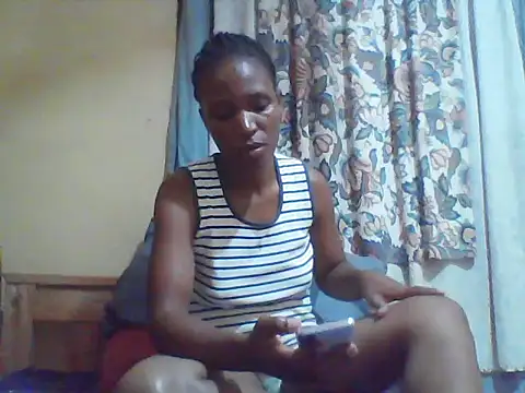 Snapshot of Smillie_prety chatting on July 8, 5:28 pm Smillie prety online show from July 8, 5:28 pm