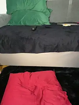 AlisaaRose online show from December 5, 9:40 am