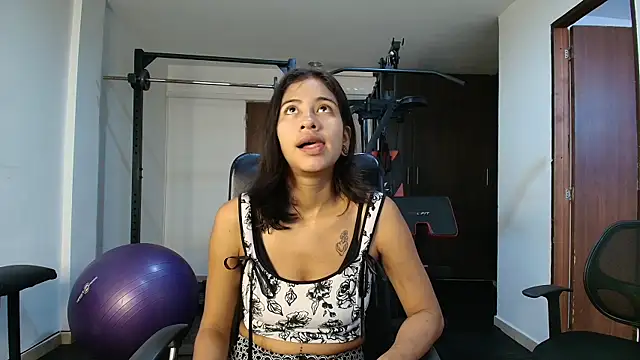 JuliKim  online show from September 15, 1:00 pm