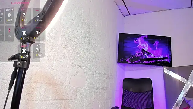 Snapshot of Fenty_XX chatting on March 16, 9:58 pm Fenty XX online show from March 16, 9:58 pm