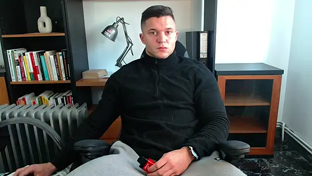 Snapshot of Tomasshelby_ chatting on December 13, 9:57 am Tomasshelby online show from December 13, 9:57 am