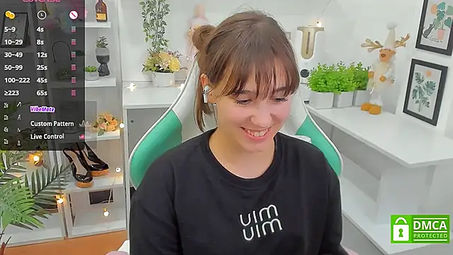  Eliizabeth  online show from March 18, 4:04 am