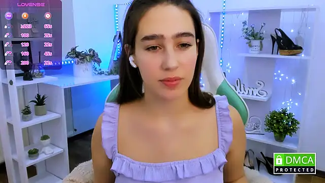  Eliizabeth  online show from February 8, 9:40 pm