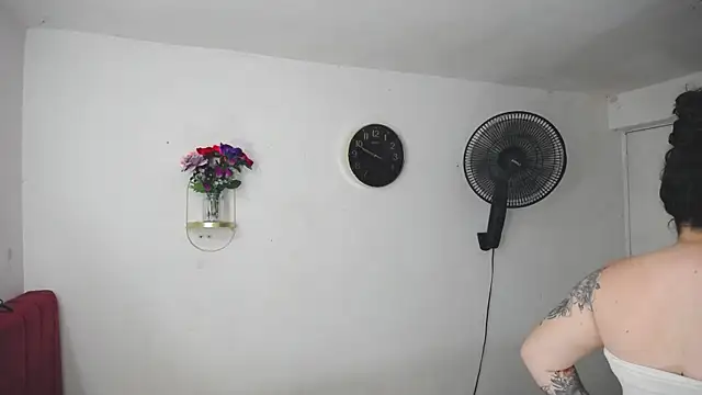 Snapshot of Madyson_ho chatting on June 5, 2:51 am Madyson ho online show from June 5, 2:51 am