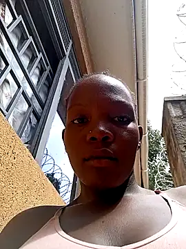 Snapshot of sweet_zara01 chatting on April 22, 11:12 am sweet zara01 online show from April 22, 11:12 am