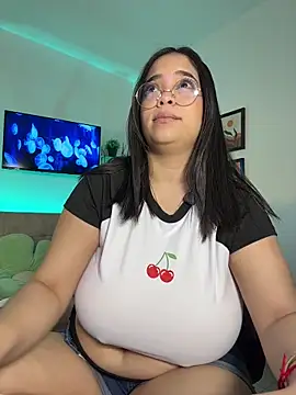 tati reyess online show from November 3, 11:33 am