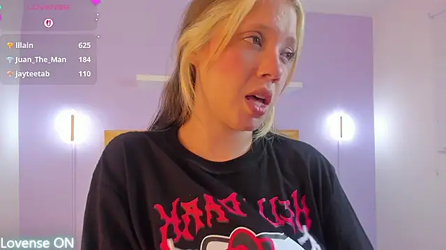 Snapshot of nataly_rodri chatting on May 15, 11:45 pm nataly rodri online show from May 15, 11:45 pm