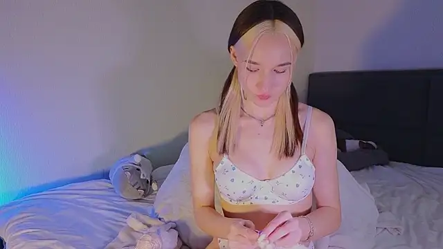 shey1i online show from March 1, 9:06 pm