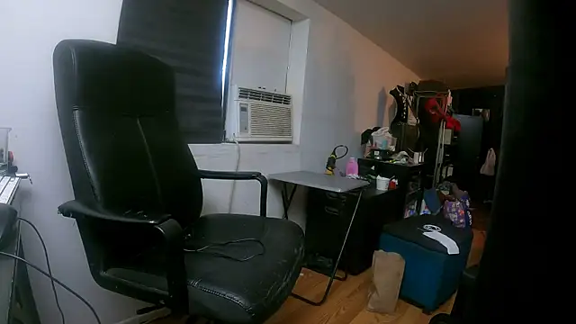 leanjamesdean online show from March 5, 10:43 pm