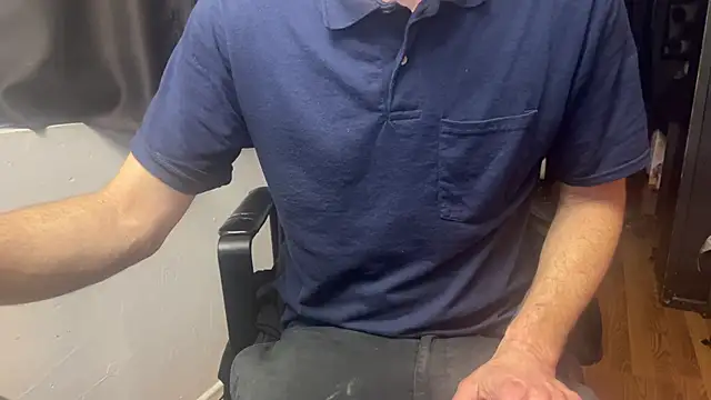 leanjamesdean online show from December 14, 5:35 am