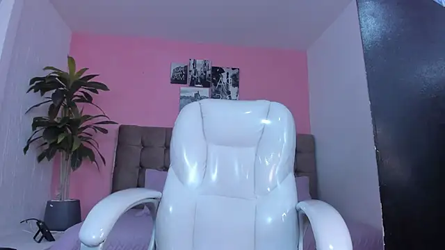 aleja cute  online show from January 17, 3:45 am