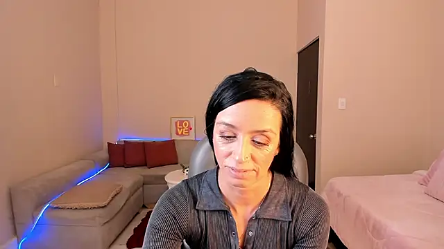 Snapshot of Kristen_Garner chatting on June 5, 8:25 pm Kristen Garner online show from June 5, 8:25 pm