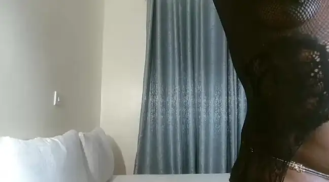 Snapshot of Elegant_Ebony chatting on February 14, 10:07 am Elegant Ebony online show from February 14, 10:07 am