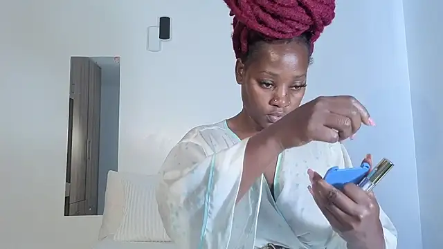 Snapshot of Elegant_Ebony chatting on October 19, 1:45 pm Elegant Ebony online show from October 19, 1:45 pm