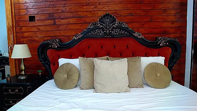 SuzanneKer1 online show from January 7, 7:44 am