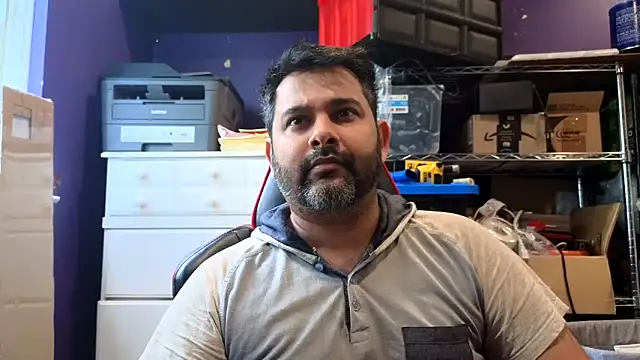 Snapshot of Sakhtlaundaz chatting on May 11, 1:06 pm Sakhtlaundaz online show from May 11, 1:06 pm