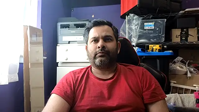 Snapshot of Sakhtlaundaz chatting on May 27, 1:30 pm Sakhtlaundaz online show from May 27, 1:30 pm