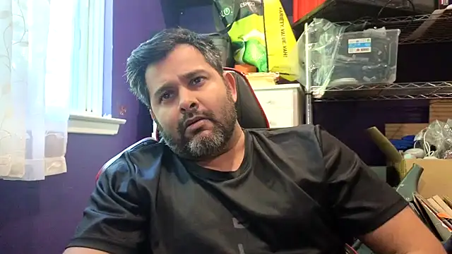 Snapshot of Sakhtlaundaz chatting on May 29, 7:56 pm Sakhtlaundaz online show from May 29, 7:56 pm