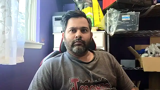 Snapshot of Sakhtlaundaz chatting on June 3, 2:19 pm Sakhtlaundaz online show from June 3, 2:19 pm