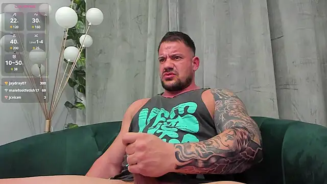 musclemonster31 online show from February 25, 7:20 am