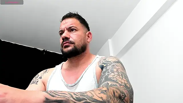 musclemonster31 online show from October 19, 8:09 pm