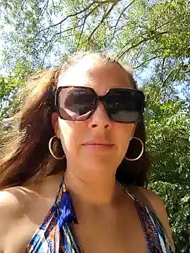 Snapshot of LEAsquirt91 chatting on August 2, 11:52 am LEAsquirt91 online show from August 2, 11:52 am