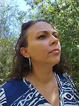 Snapshot of LEAsquirt91 chatting on August 8, 1:13 pm LEAsquirt91 online show from August 8, 1:13 pm