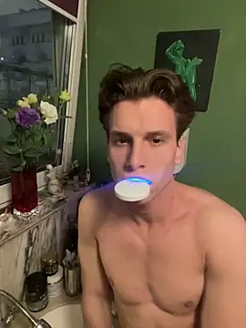 Snapshot of ETHAN_MOORE chatting on October 31, 3:35 pm ETHAN MOORE online show from October 31, 3:35 pm