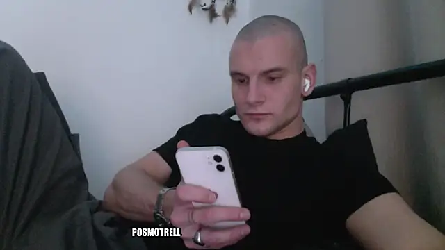 Snapshot of ETHAN_MOORE chatting on February 5, 6:34 pm ETHAN MOORE online show from February 5, 6:34 pm