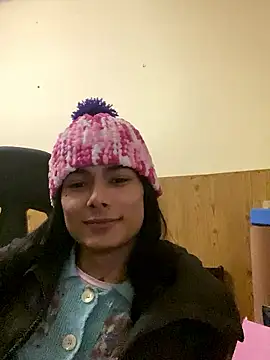 calliemaggotbone online show from January 7, 6:32 pm