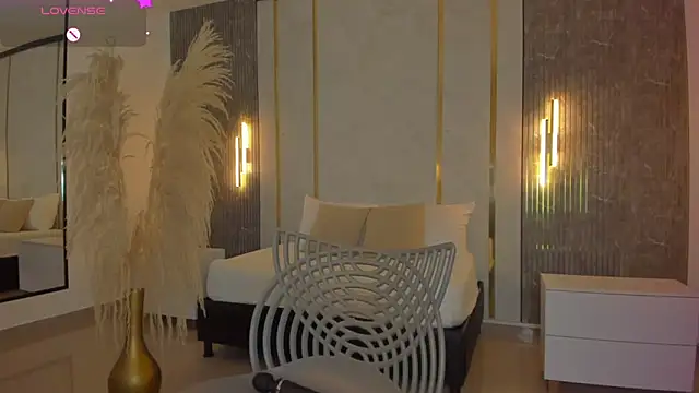 riley sierra online show from April 15, 1:07 pm