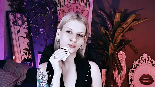 Snapshot of Noah_ElmerX chatting on July 14, 4:02 pm Noah ElmerX online show from July 14, 4:02 pm