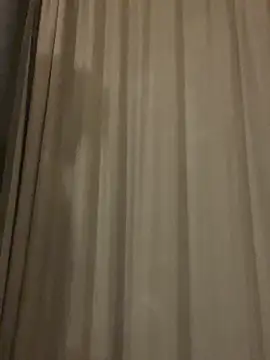 YesTheSexiest online show from April 14, 8:15 pm