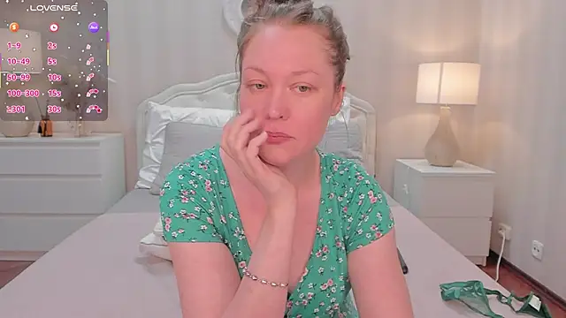 Snapshot of CutieGinger chatting on May 9, 11:10 pm CutieGinger online show from May 9, 11:10 pm