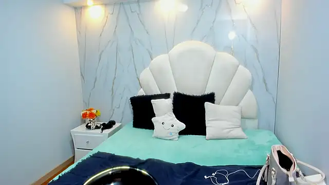 Rosalinda Cortez online show from March 12, 4:24 pm