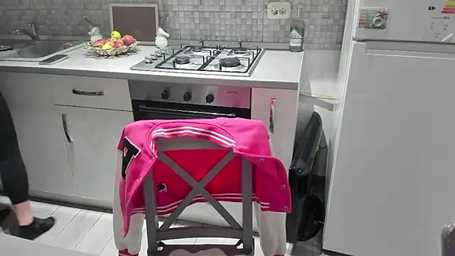 Snapshot of Ellyslimdoll chatting on February 21, 4:13 am Ellyslimdoll online show from February 21, 4:13 am