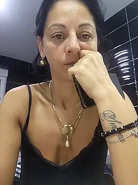 bruneta sexy23 online show from September 26, 3:32 am